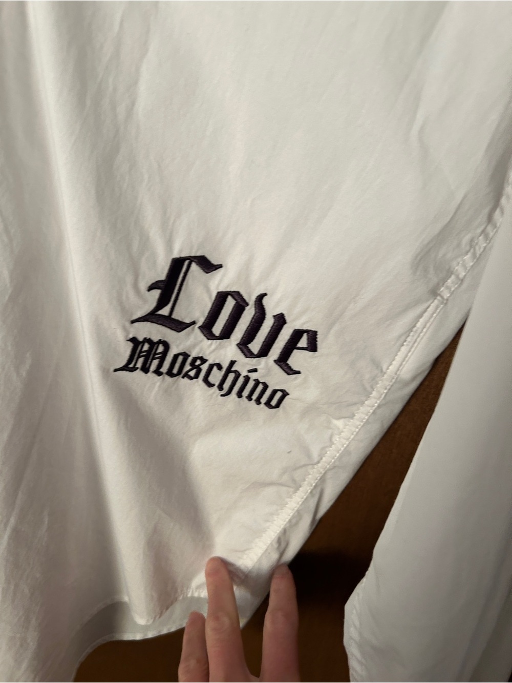 Love Moschino White Button-Down Shirt with Black Script Accents Size US 2/ IT 38 - Picture 3 of 6